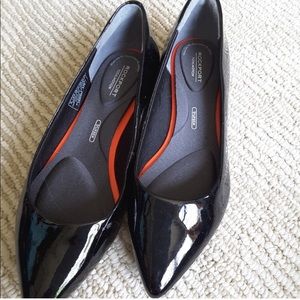 NEW! Rockport 8 / 8.5 Black Patent Flats